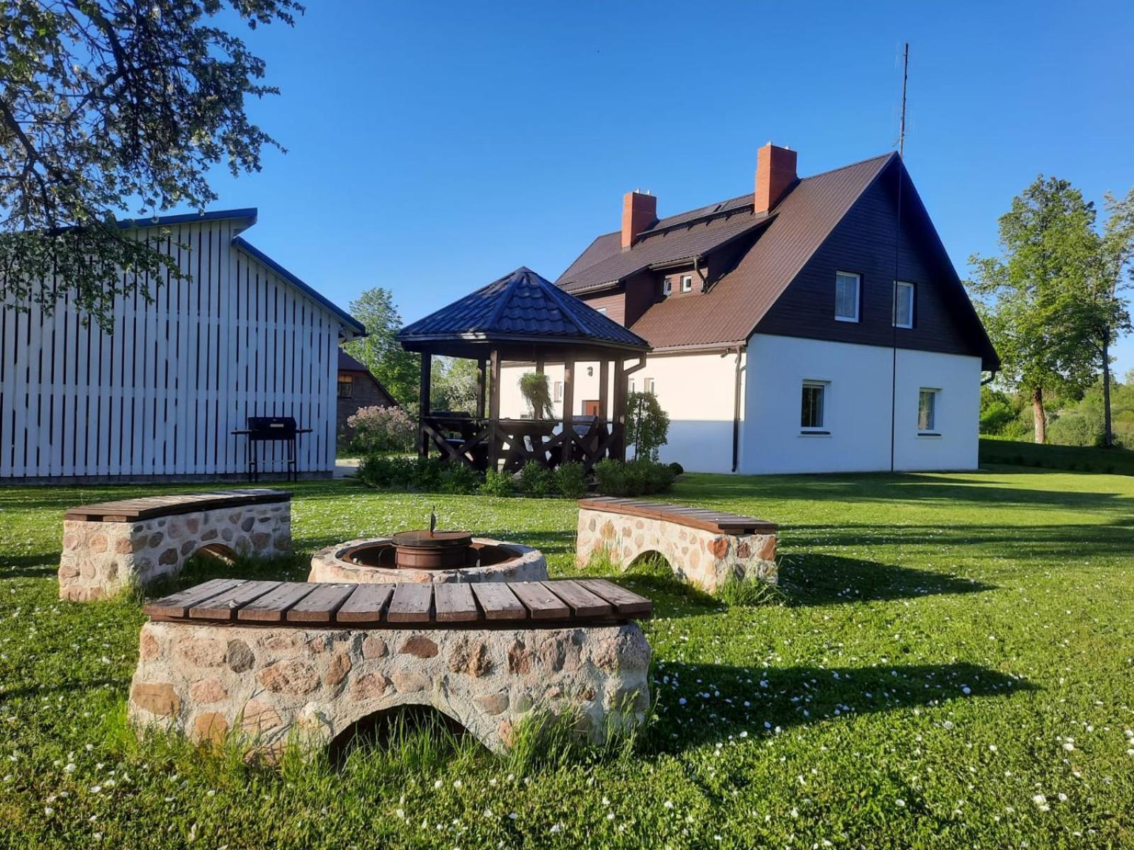 Ergli Holiday Apartments Íbúð